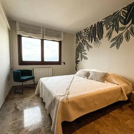 Montjuic Town House With Pool Nyaraló *