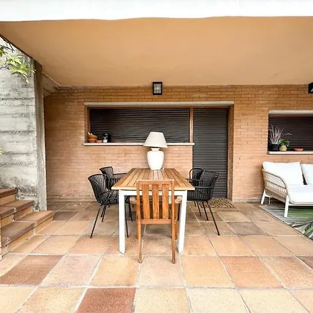 Nyaraló Montjuic Town House With Pool