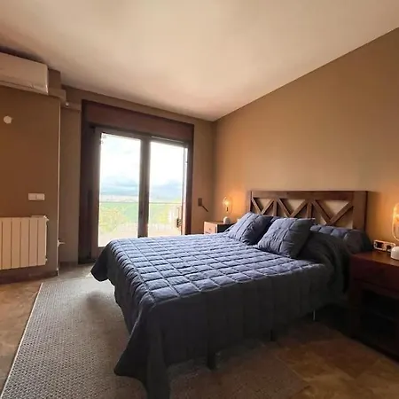 Montjuic Town House With Pool Nyaraló *