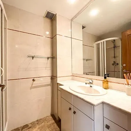 Montjuic Town House With Pool Nyaraló